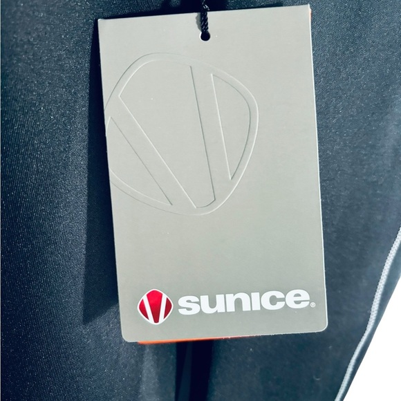 😎SUNICE Black Medium Men Sport Ultra performance sweater Ultra Strech😎 - Picture 3 of 7